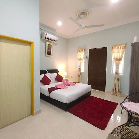 Ku'S Roomstay Pantai Cenang  Exterior photo