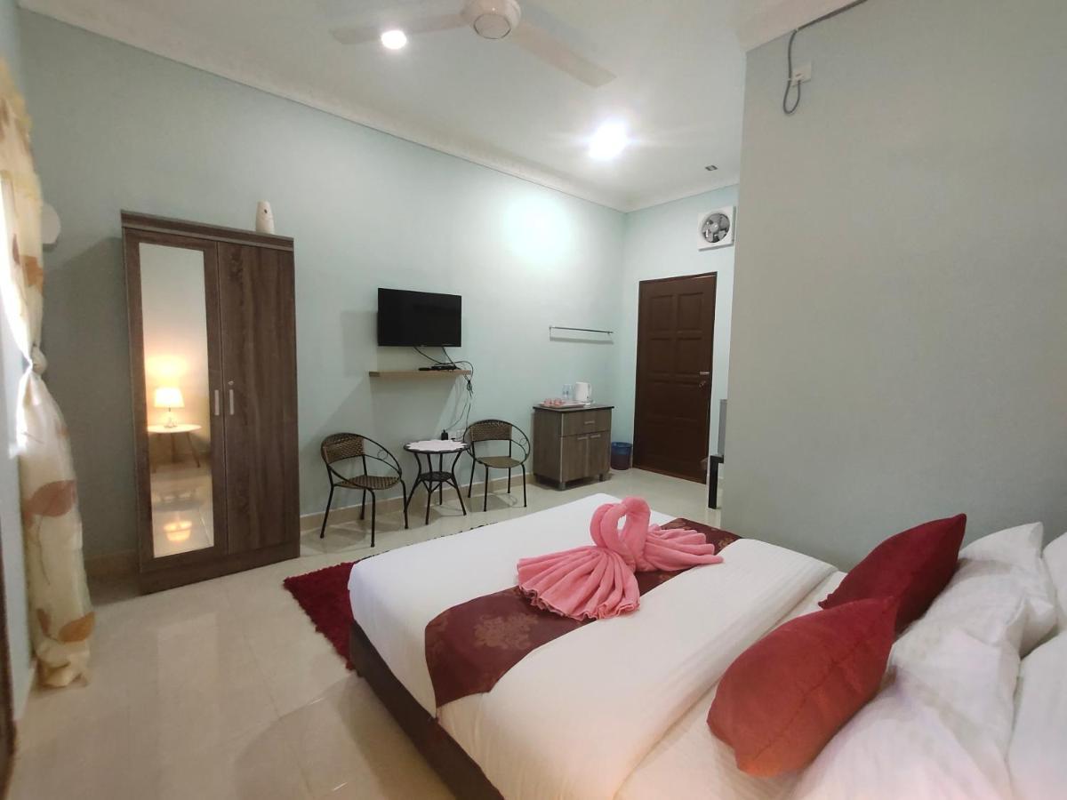 Ku'S Roomstay Pantai Cenang  Exterior photo