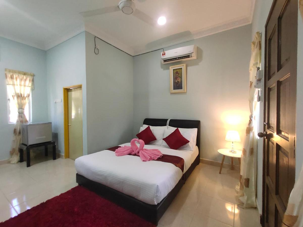 Ku'S Roomstay Pantai Cenang  Exterior photo