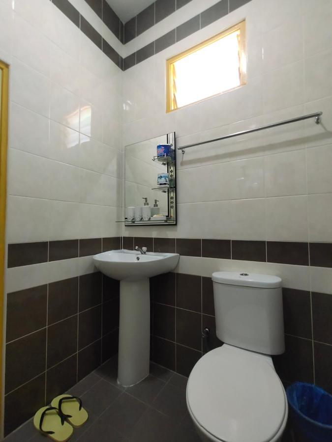 Ku'S Roomstay Pantai Cenang  Exterior photo