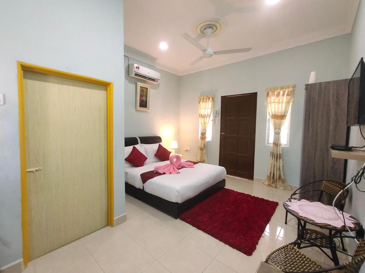 Ku'S Roomstay Pantai Cenang  Exterior photo