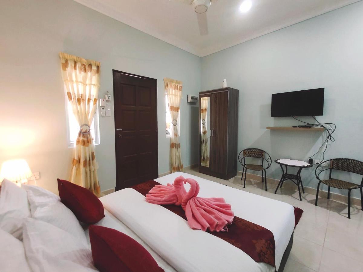 Ku'S Roomstay Pantai Cenang  Exterior photo