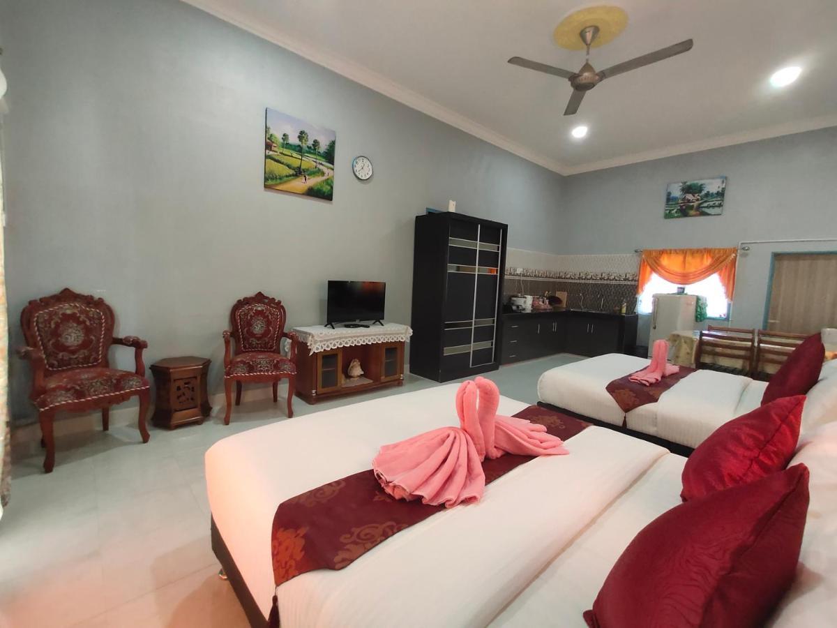 Ku'S Roomstay Pantai Cenang  Exterior photo