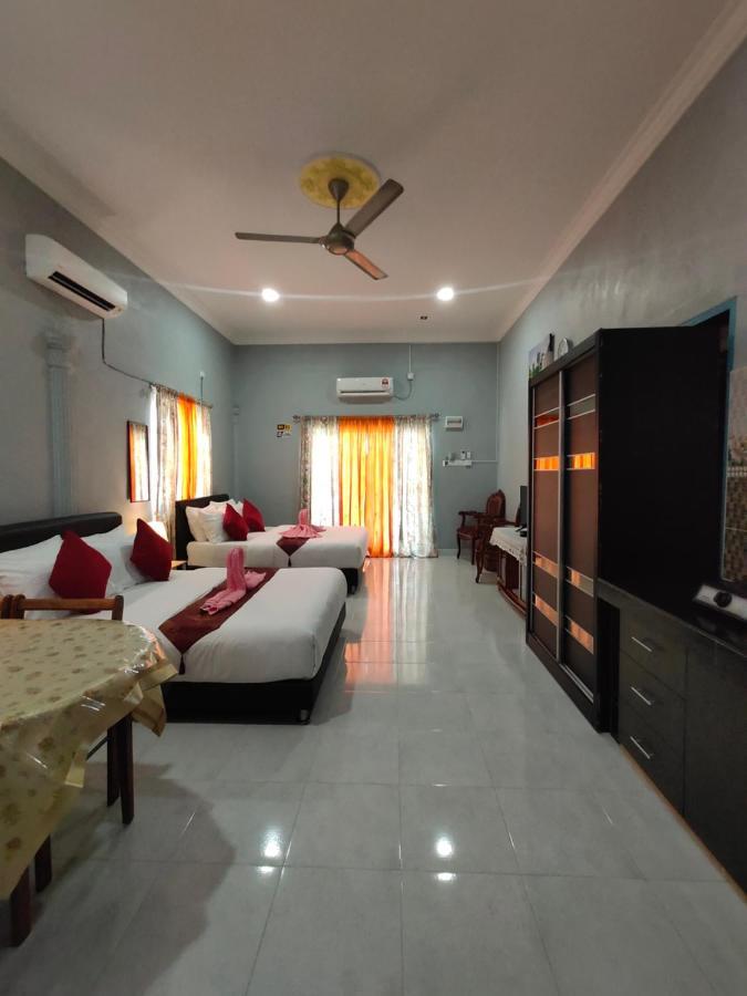 Ku'S Roomstay Pantai Cenang  Exterior photo
