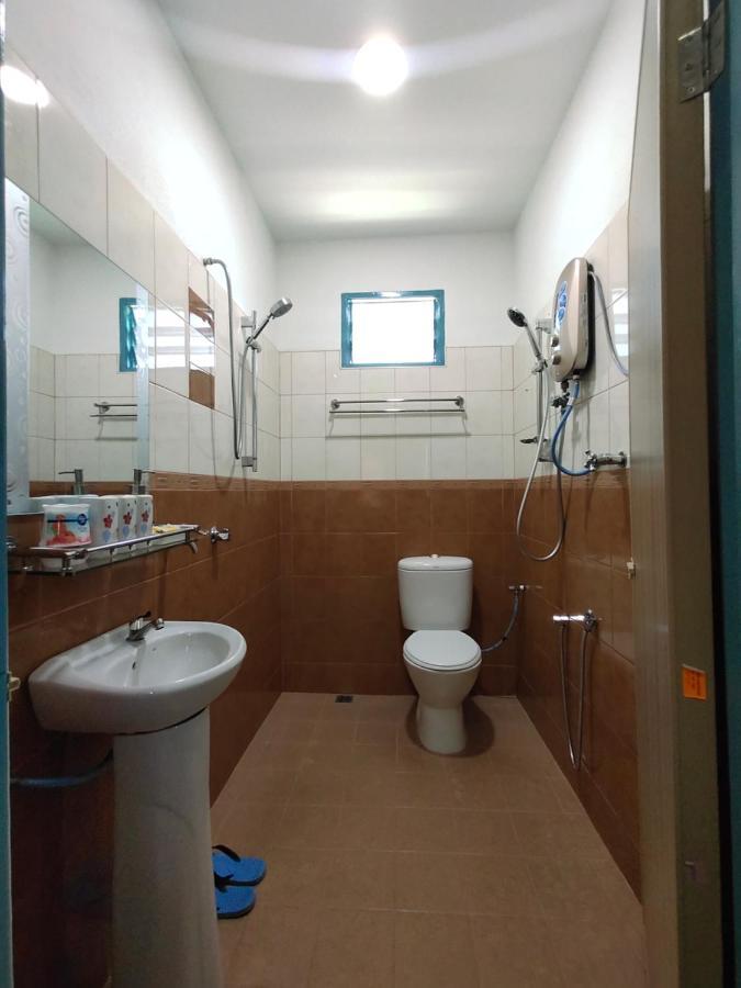 Ku'S Roomstay Pantai Cenang  Exterior photo